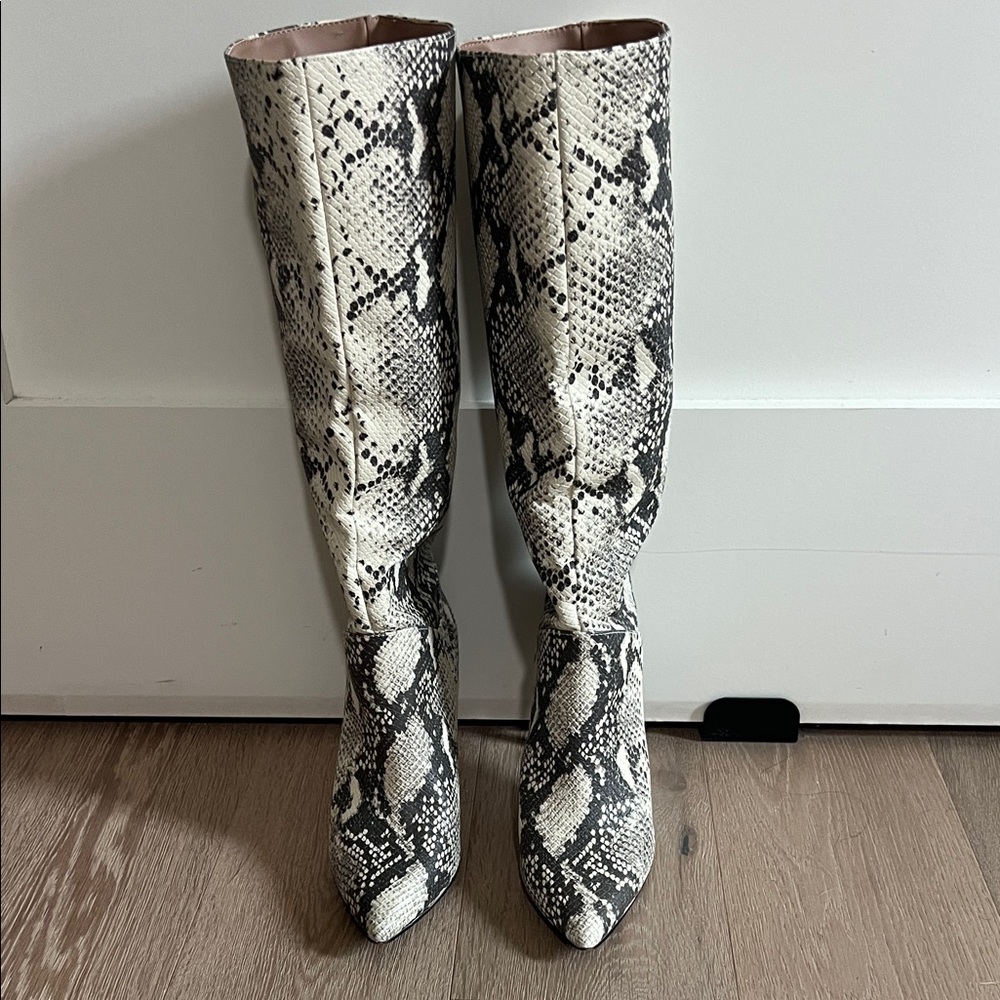 Steve Madden Black and White Snakeskin Heeled Boots - Picture 2 of 4